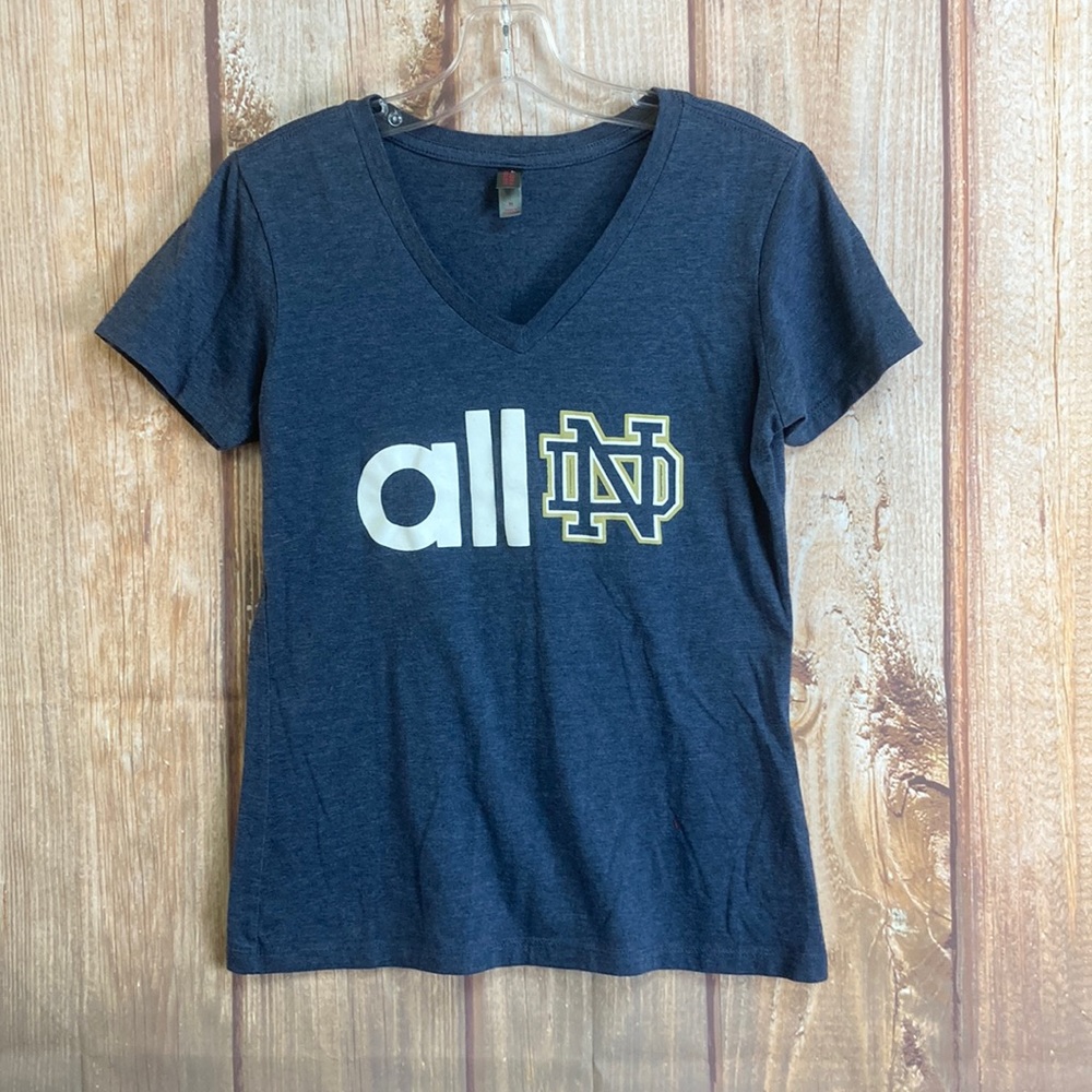 ➡️District Made Norte Dame Tee Size Medium